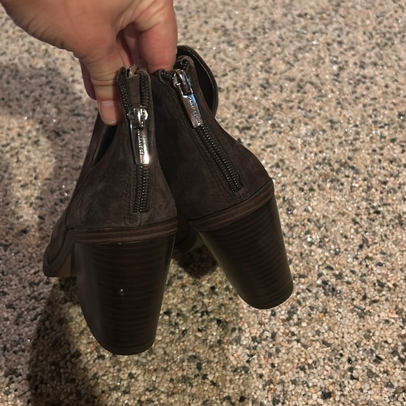 Vince Camuto ankle boots - Picture 6 of 7